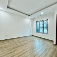 Nhà Mặt Ngõ - Lô Góc - Mới Koong Vị Trí Cực Đẹp - Oto Đỗ Cửa Vài Bước Ra Đường Giải Phóng.