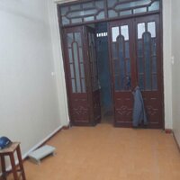 Cho thuê nhà nguyên căn ngõ 418 Đê La Thành, 3 tầng, 50m2, 3 ngủ, 10 triệu