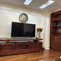 Lấy Đâu Ra 300 Triệu/M2, Mặt Phố Nguyễn Cảnh Dị: 126M2, Mặt Tiền 9.6M, Lô Góc 5 Tầng. Vip