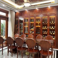 Bán Biệt Thự 95M Hoàng Như Tiếp, Long Biên - Nhà Đẹp - Full Nội Thất - Sân Vườn Thoáng Mát Tốt Sk.