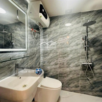 Gấp Hiếm!! Nhà Tập Thể 8/3, 60M, Tầng 3, 2 Ngủ, Full Đồ Ở Luôn, Chỉ 2,29 Tỷ