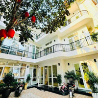 Bán Biệt Thự Sân Vườn Đảo Ngọc Tây Hồ, 164M2 View Hồ Tây, Gara Ô Tô An Ninh Tốt, Không Gian Sống