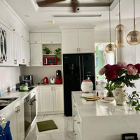 Bán Cc 34T 3 Phòng Ngủ 3 Vệ Sinh 159M2, Giá Bán 9 Tỷ Tại Hoàng Đạo Thúy, Trung Hòa, Cầu Giấy, Hn