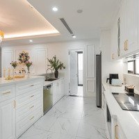 Gia Đình Bán Căn Hộ 3 Phòng Ngủ 162M2 Tại N05 Tòa 25T2 Full Đồ, Ban Công Đông Nam, Sổ Đỏ
