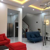 Cho thuê nhà full đồ gần trường Việt Pháp, Ngọc Thụy. 100m . Giá: 21 triệu/tháng. Lh: 0984.373.362