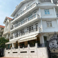 Cho Thuê Nhà Nguyên Căn Góc Kdc Himlam Quận 7 Dt: 137,5M2 Có Thang Máy Gb: 90 Triệu Liên Hệ: 0908935765