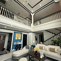 Chủ Thiện Chí, Cần Bán Penthouse, 5Pn 4 Vệ Sinhdiện Tích 300M2, Trục 5+6 Full Nội Thất Luxury( Hữu Hạn)