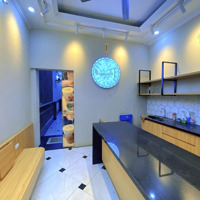 Bán Nhà Cầu Giấy Ngõ Thông Kinh Doanh, Oto 4 Chỗ Qua Nhàdiện Tích50M2 X 5 Tầng Xmặt Tiền4M Giá Nhỉnh 12 Tỷ