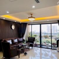 Bán gấp Vinhomes D''capitale 93m2, 3N giá 8 tỷ 1 bao phí