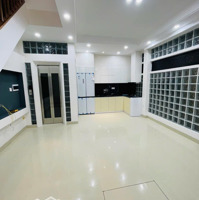 Cần Bán Nhà Trung Tâm Q. Cầu Giấy - Mặt Tiền 6.6M - Nhà Xây Mới, 6 Tầng, Có Thang Máy