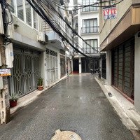 Cho Thuê Nhà Nguyên Căn Tại Đường Nguyễn Văn Cừ, 3 Phòng Ngủ 4 Tầng. Giá 30 Triệu/Tháng