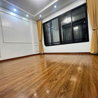 Nhà Chính Chủ Trần Thái Tông. Cầu Giấy Vị Trí Đẹp. Thiết Kế Hiện Đại. Sẵn Ở Ngay