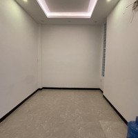 Cho Thuê Nhà 4 Tầng Mặt Tiền Đường Mạc Đỉnh Chi