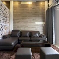 Bán Nhà Mặt Phố Kinh Doanh Đỉnh Hoàng Cầu, Đống Đa 50m, 5 tầng, mt 4.8m, giá 28.5 tỷ.
