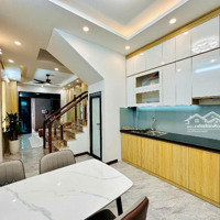 #Vương_Thừa_Vũ
 Diện Tích: 70M 5Tầng. 15.5Tỷ +N.hà Rộng Ngõ Thông Ô Tô Qua N.hà
+Tiện Ích Khu Vực Đầy Đủ.