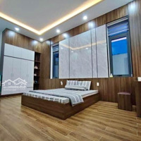 Gia Đình Tôi Bán Nhà Giá Bán 3Tỷ89/89,6M2 Cho Thuê 28 Triệu/Th Hoa Lan, P2, Phú Nhuận. Cách Mặt Tiền 100M