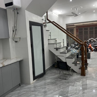 Bán Nhà Mặt Phố Trần Quốc Hoàn, 14 Tỷ, 35M2, Giá Ưu Đãi Tại Cầu Giấy, Hà Nội