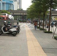 Bán Tòa Nhà Mặt Phố Tôn Thất Thuyết. 1 Tầng Hầm Và 6 Tầng Nổi. Hơn 2000M2 Sàn. Giá Đầu Tư