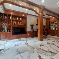 Nhà Mới - Xe hơi ngủ nhà CMT8 giáp quận 3 ngang lớn 7m, 60m2, 5 tầng, chỉ 11.9 tỷ LT
