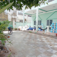 Gía 48 Triệu-Cho Thuê Nhà Có Sân Vườn, Cây Xanh Mát Mẻ, Diện Tích 500M2. Ngay Khu Sân Bay P.2 Tân Bình