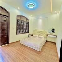 NHÀ MỚI PHỐ GIÁP BÁT - 5 TẦNG, 5 NGỦ - NGÕ 2.5M THÔNG - CÁCH PHỐ 39M - GIÁ 7.5 TỶ TL