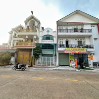 Chủ Đi Định Cư, Cần Bán Gấp Căn Nhà Ngay Tthc Dĩ An, Sát Bên Công Viên, 108M2, Giá Chỉ 8 Tỷ