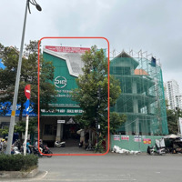 Chủ Nhà Cần Bán Gấp Căn Biệt Thự Ngay Mặt Tiền Đường Nguyễn Thị Thập, Liên Hệ Ngay Để Có Giá Tốt
