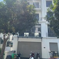 Cho Thuê Căn Biệt Thự Ven Sông Tại Vinhomes Quận 9, Giá Chỉ 20 Triệu/ Tháng
