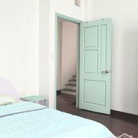 Cho Thuê Nhà Âu Cơ Tây Hồ, 6 Tầng, 5 Phòng Ngủ Có 3 Phòng Ngủ Rộng 30M2, Đầy Đủ Nội Thất.