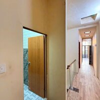 CHO THUÊ NHÀ TRỆT 2 LẦU NỘI THẤT MỚI ĐẸP KDC 586