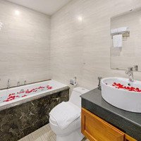 Chỉnh Chủ Bán Khách Sạn 3*Mặt Tiềnhoàng Sa - View Trực Diện Biển