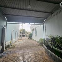 Cho thuê nhà 1 trệt 3 lầu trục chính, khu dân cư nông thổ sản, ngang trường lái xe chiến thắng