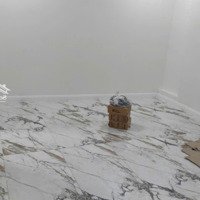 Cho Thuê Nhà Thợ Nhuộm,Mặt Tiền5M,Diện Tích30M X 5 Tầng. Nhà Cũ, Không Đồ, Trừ Hàng Ăn