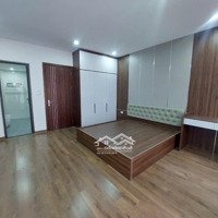 Bán Nhà Nguyễn Văn Cừ 70M2* 6 Tầng* 12.2 Tỷ, Thang Máy, Full Nội Thất Nhập Khẩu.