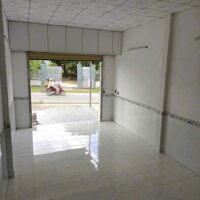 Nhà kho mặt tiền đường nhựa Mỹ Hạnh Nam, Đức Hòa dt 400m2 giá 8 tỷ