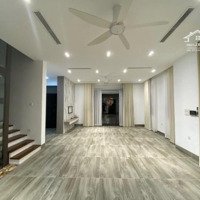 Bán Nguyên Cả Toà Nhà 8 Tầng, 1 Sân Thượng View Đẹp Mát Mẻ, Xe Cộ Thoải Mái