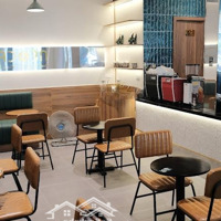 Cho Thuê Nhà Mặt Phố Duy Tân, Cầu Giấy. Giá Thuê: 55 Triệu, Diện Tích: 70M2, Mặt Tiền 6.5M