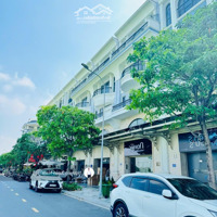 Nhà Mặt Tiền Đối Diện Trung Tâm Thương Mại Vạn Phúc City