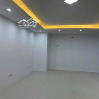 Cho Thuê Căn 5 Phòng Ngủ Penhouse + Duplex 2 Tầng Sapphire Palace Số 4 Chính Kinh Giá 22 Triệu!