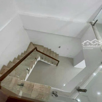 Cho Thuê Căn 5 Phòng Ngủ Penhouse + Duplex 2 Tầng Sapphire Palace Số 4 Chính Kinh Giá 22 Triệu!