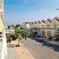 Nhà 2 Lầu Giá Rẻ Ngay Chợ Bến Lớn - Bến Cát Chỉ 300 Triệu, Đường Nhựa 9M Sát Ql13