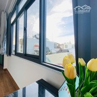 Phòng Studio Full Kính, Full Nội Thất, Ngay Công Viên Làng Hoa