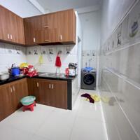 Cần bán gấp nhà Lạc Long Quân 95m2-ngang6.1m, ô tô tới cổng. Chỉ 3.1tỷ