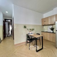 Căn Hộ Ban Công Mát Mát Full Nội Thất Cách Sân Bay Chỉ 2 Phút