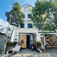 Bán Nhà Tân Cổ Điển Full Nội Thất Cao Cấp Đường 7B - Kdc Nam Long 2, Cần Thơ