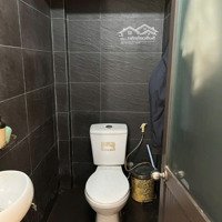 Cho Thuê Nhà Phố Thợ Nhuộm Hoàn Kiếm. Diện Tích: 80M. Mt: 4.5M (Nở Hậu). Chúng Chủ, Ko Kd Hàng Ăn, Cafe