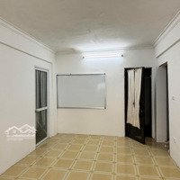 Cho Thuê Căn Hộ Tập Thể T5 Diện Tích: 50M 1P.ngủ , Nhà Thoáng Sạch Mặt Phố Ngọc Khánh Giá 6 Triệu/Tháng
