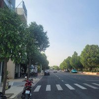 Bán Gấp Cặp Siêu Phẩm Gs24 Trung Tâm Tp Dĩ An Đối Diện Vòng Xoay Công Viên ; 0933352944