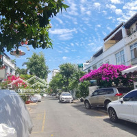 Bán Biệt Thự Phú Mỹ Hưng, Giá Ưu Đãi 27.5 Tỷ, 126 M2, Q7, Hcm