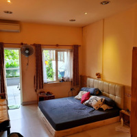 Bán Mặt Tiền Lớn, Ví Trí Rất Đẹp Ở Nguyễn Sơn, Gần Thế Giới Di Động, 8Mx20M, 3 Lầu, Giá Về 27.5 Tỷ